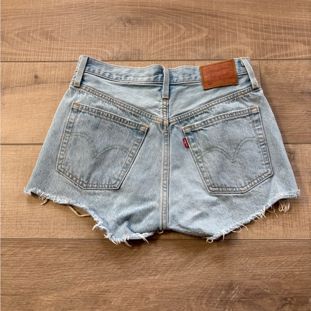 Levi’s 501 Light Blue Denim Women Shorts - Picture 9 of 10